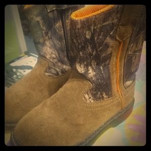 Boys camo boots